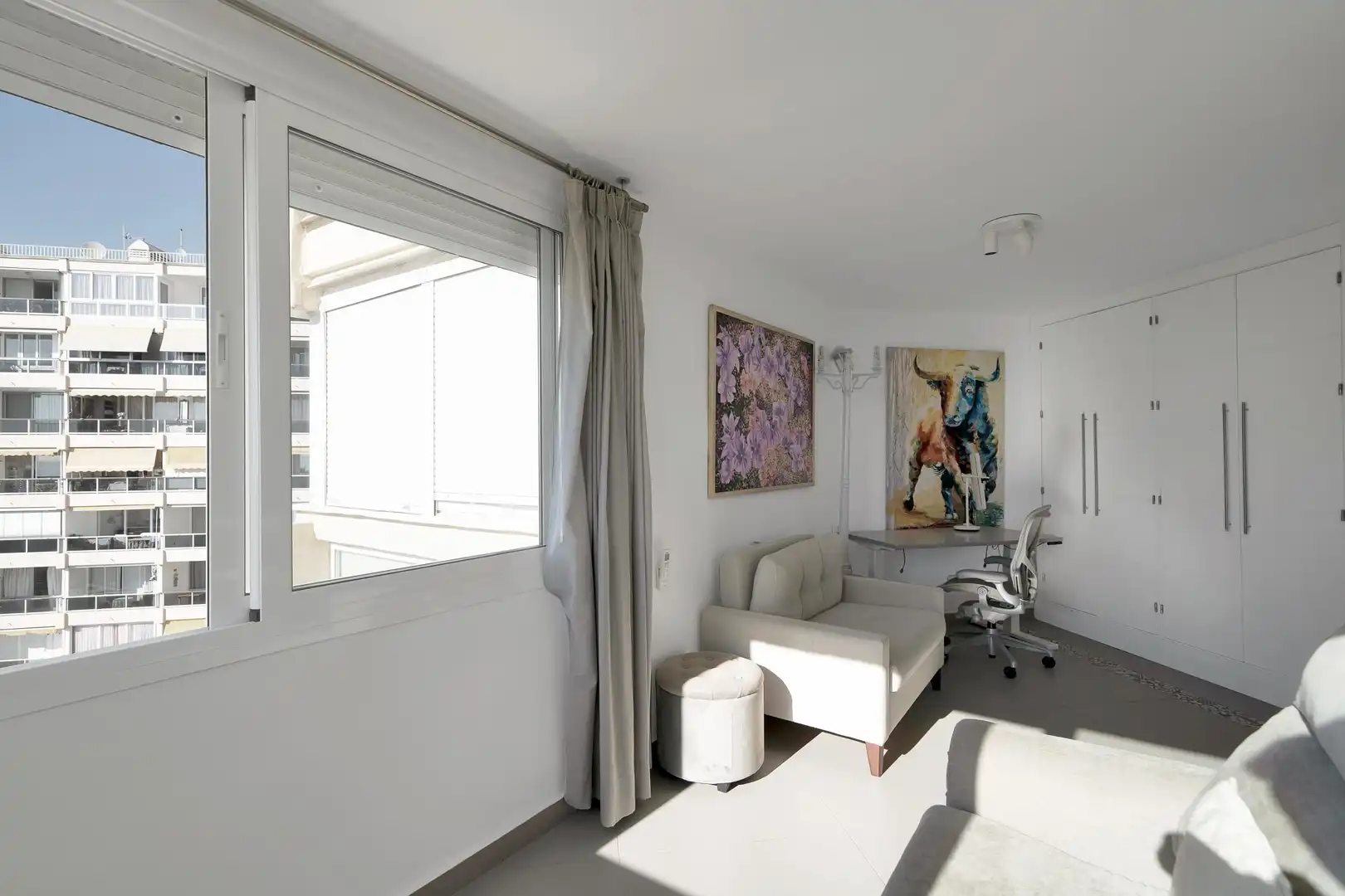 Habitación de Apartamento en venta en Marbella con Calefacción, Terraza y Piscina comunitaria