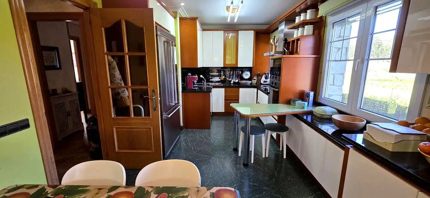 Kitchen of Houses for sale in Valdés - Luarca  with Heating, Private garden and Parquet flooring