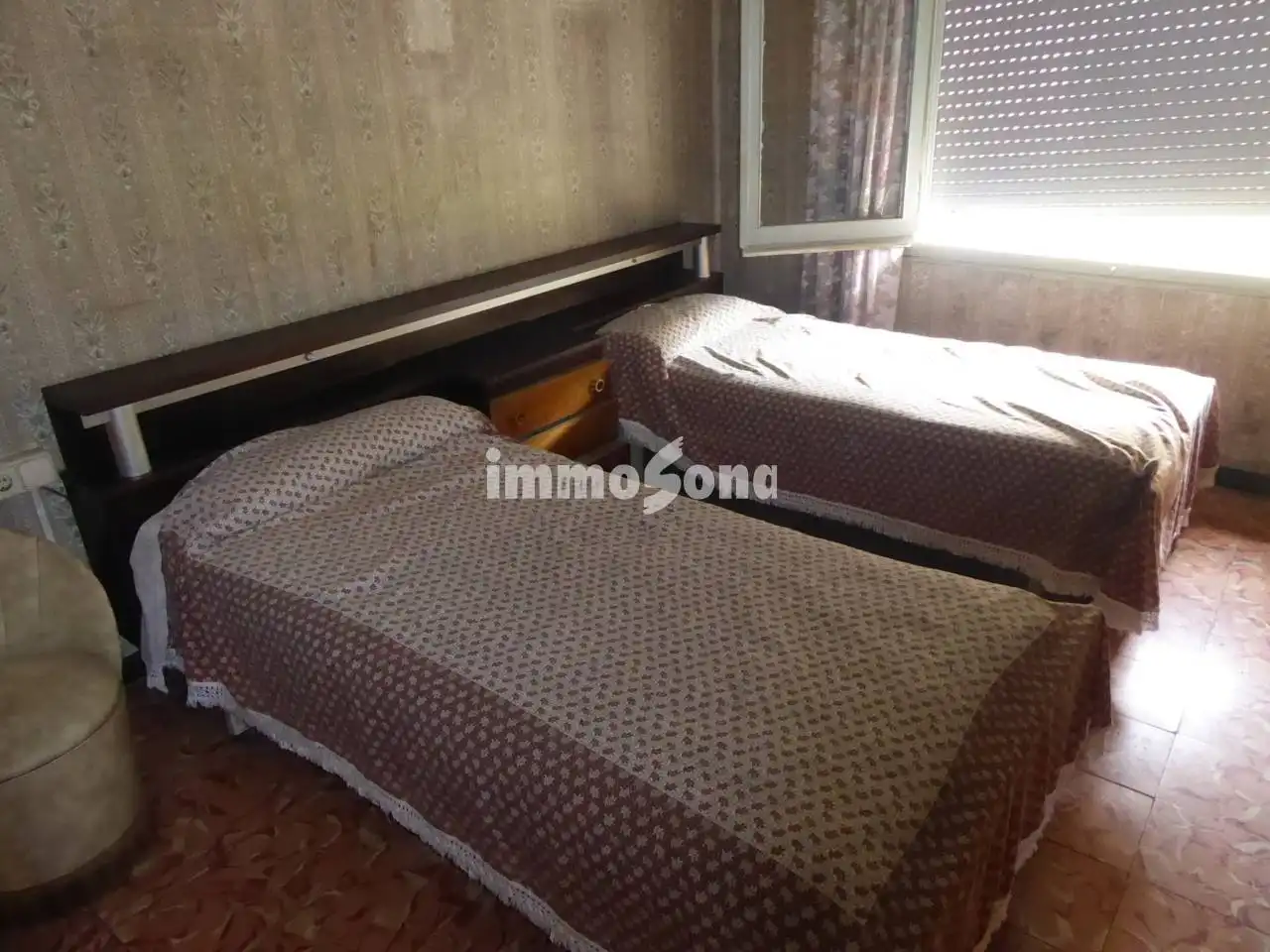 Dormitori de Casa o xalet en venda en Olot amb Jardí privat