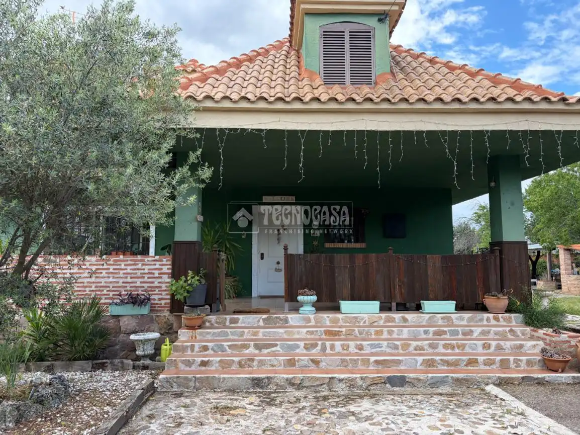 Exterior view of Houses for sale in Valdetorres de Jarama  with Heating, Private garden and Swimming Pool