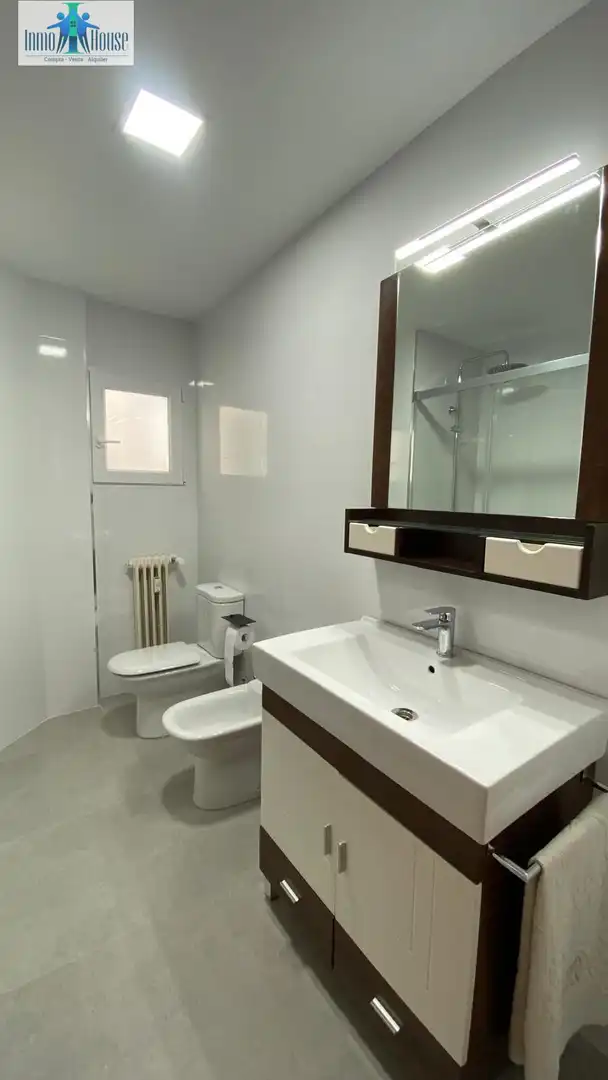 Baño de Piso de alquiler en Albacete con Aire acondicionado, Calefacción y Terraza