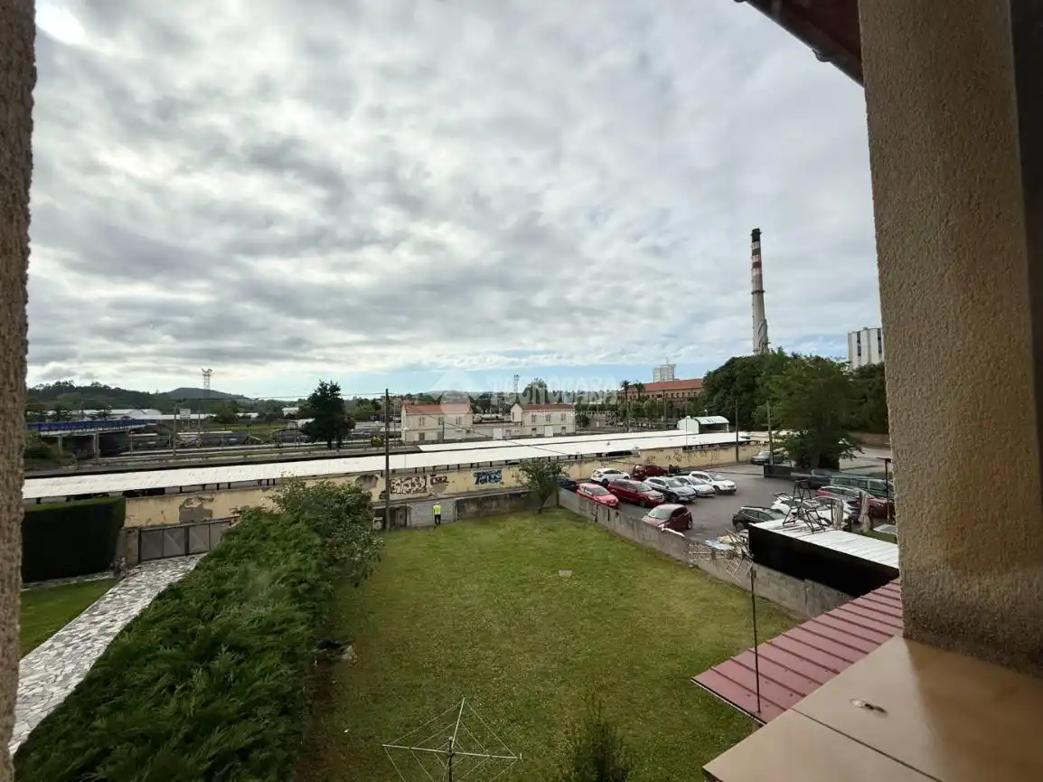 Vista exterior de Piso en venta en Torrelavega 