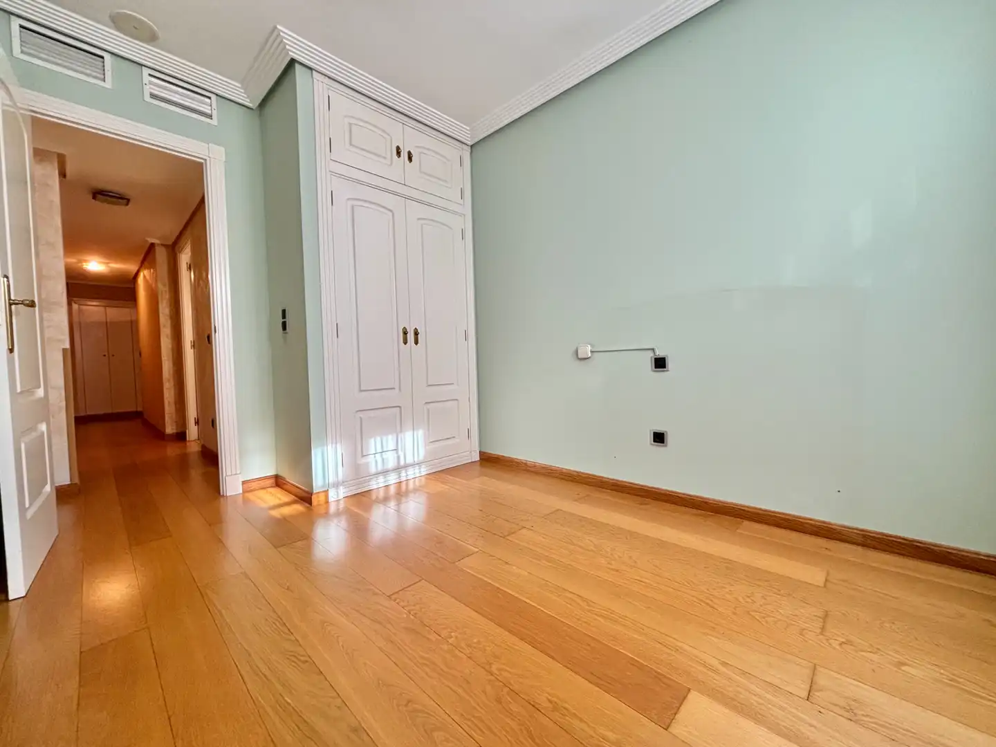 Maisonette zum Verkauf in Zaragoza mit Klimaanlage, Heizung und Parkett