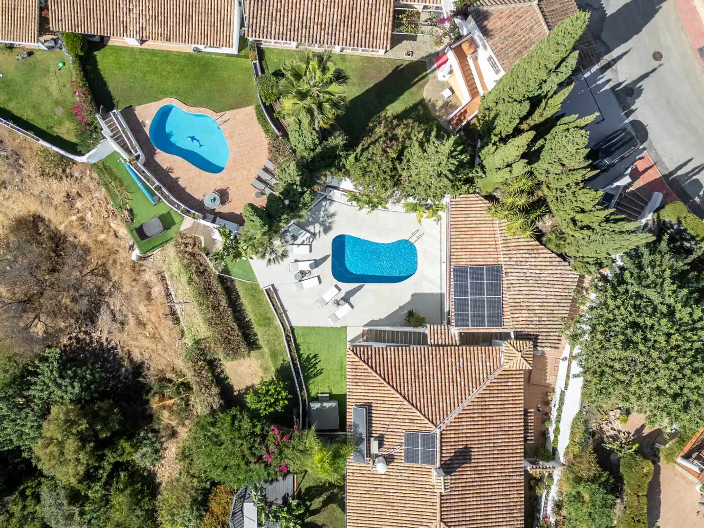 Vista exterior de Casa adosada en venda en Istán amb Aire condicionat, Jardí privat i Terrassa