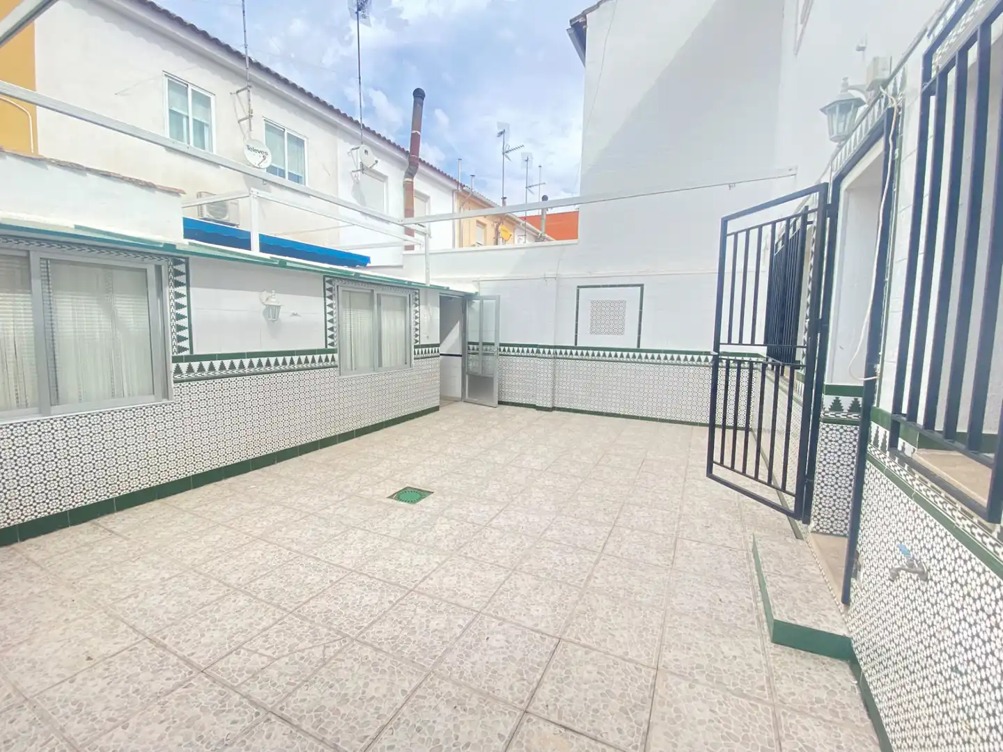 Vista exterior de Casa o xalet en venda en Valdepeñas, Ciudad Real