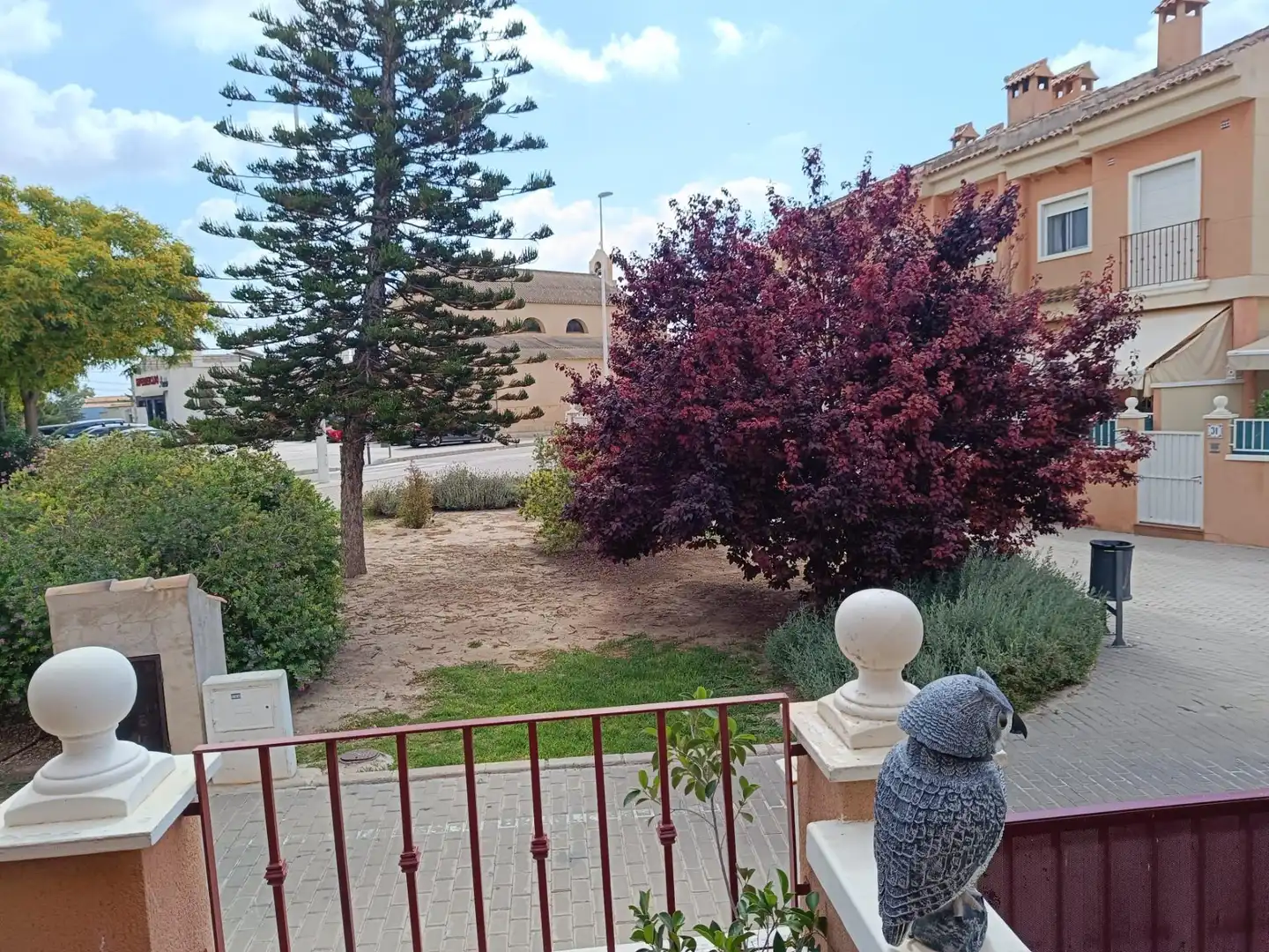 Garten von Einfamilien-Reihenhaus zum Verkauf in Elche / Elx mit Privatgarten, Terrasse und Gemeinschaftspool