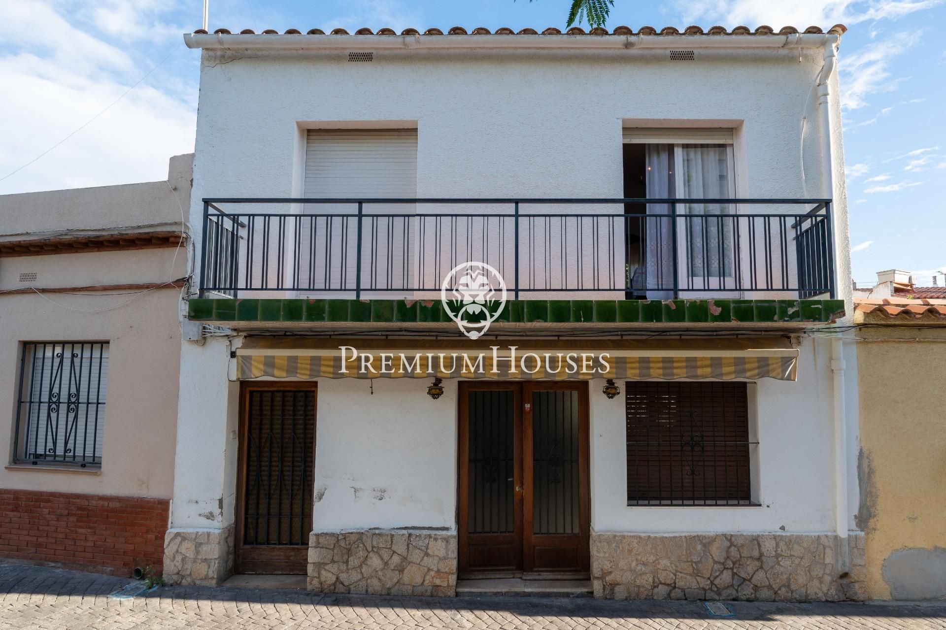 Exterior view of House or chalet for sale in Sitges  with Heating, Private garden and Terrace