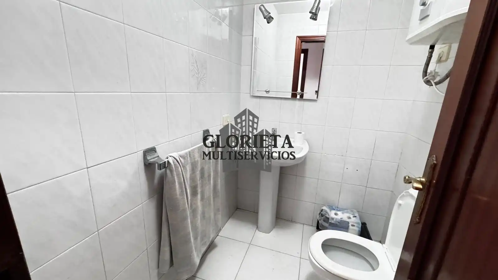 Baño de Ático en venta en Caldas de Reis con Calefacción, Trastero y Amueblado