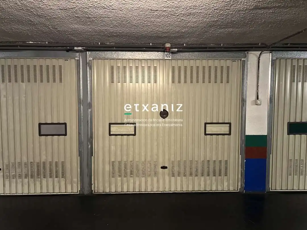 Außenansicht von Garage zum Verkauf in Donostia - San Sebastián 