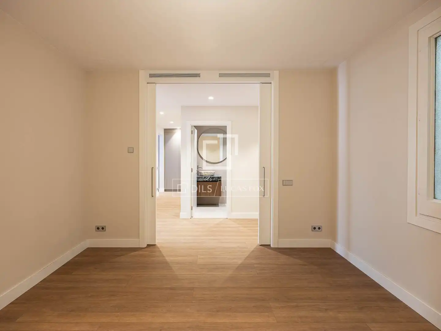 Vista exterior de Piso en venta en Barcelona con Aire acondicionado, Parquet y Balcón