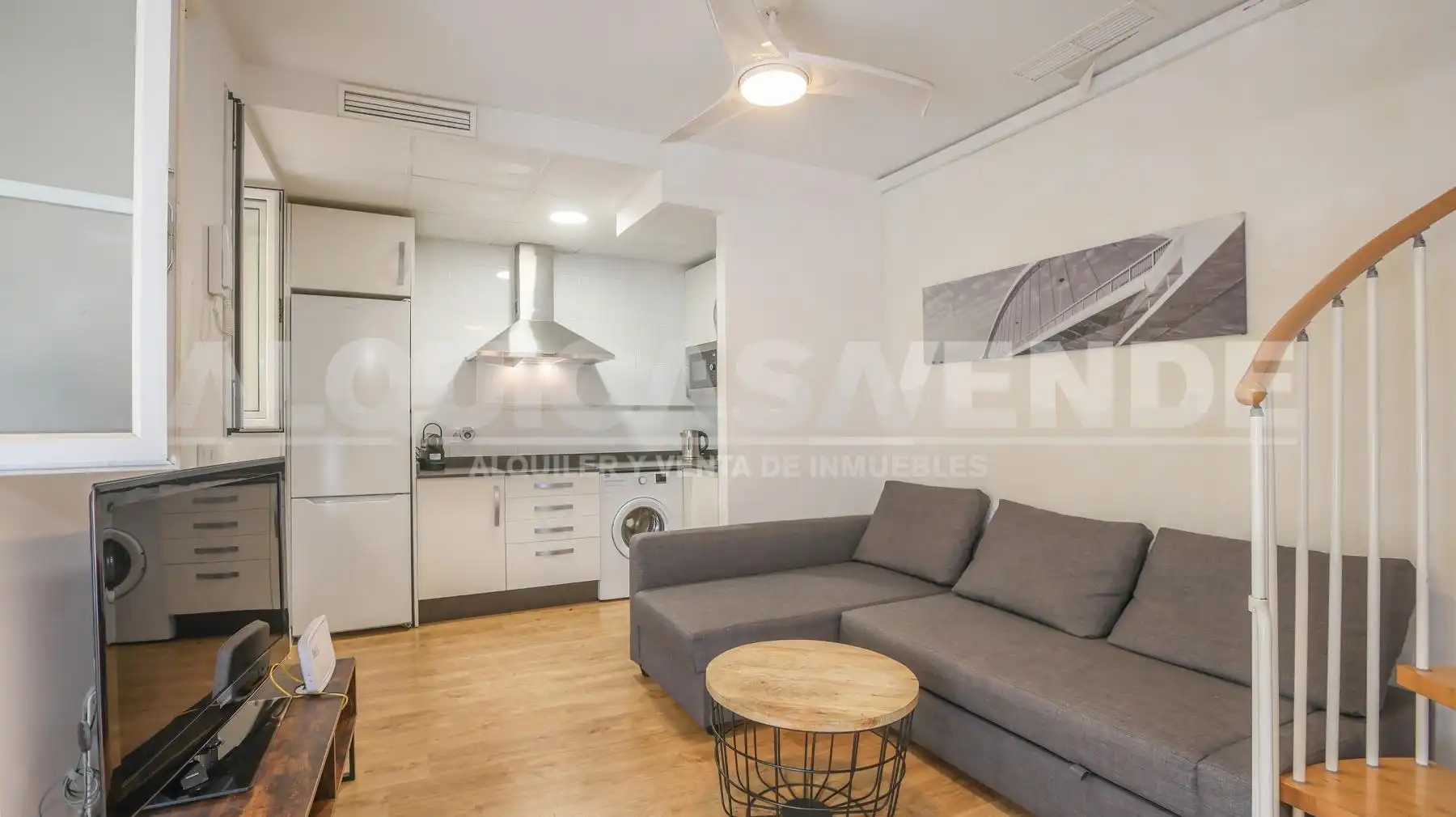 Sala de estar de Dúplex en venta en Sevilla con Aire acondicionado y Amueblado