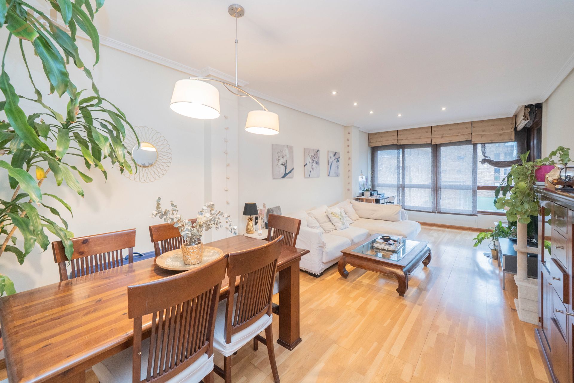 Living room of Flat for sale in Pozuelo de Alarcón  with Air Conditioner, Heating and Terrace