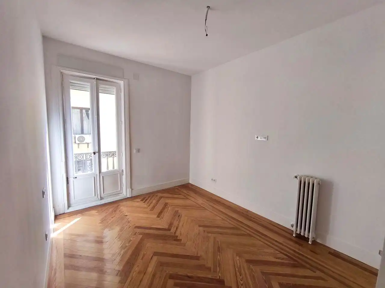 Schlafzimmer von Wohnung zur Miete in Madrid mit Terrasse