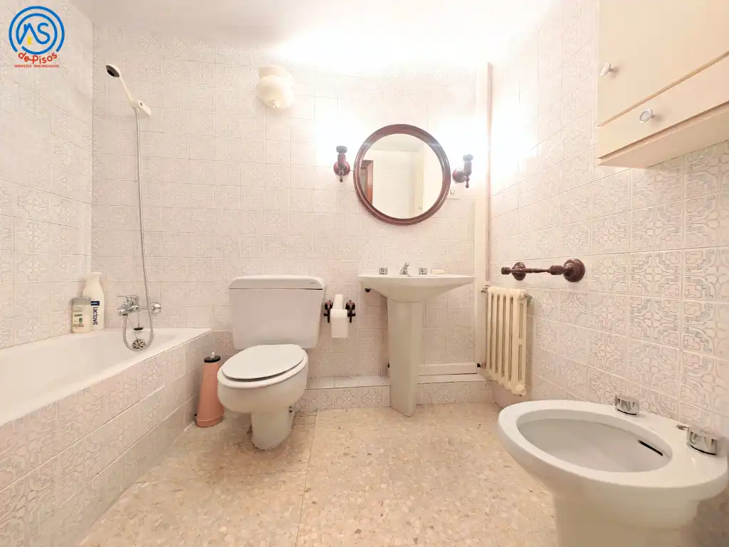 Baño de Piso en venta en Zaragoza con Calefacción, Parquet y Horno
