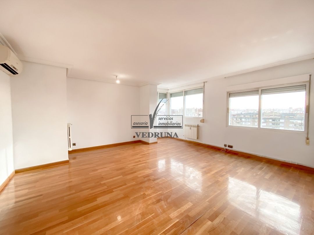 Living room of Flat to rent in  Zaragoza Capital  with Air Conditioner, Heating and Terrace