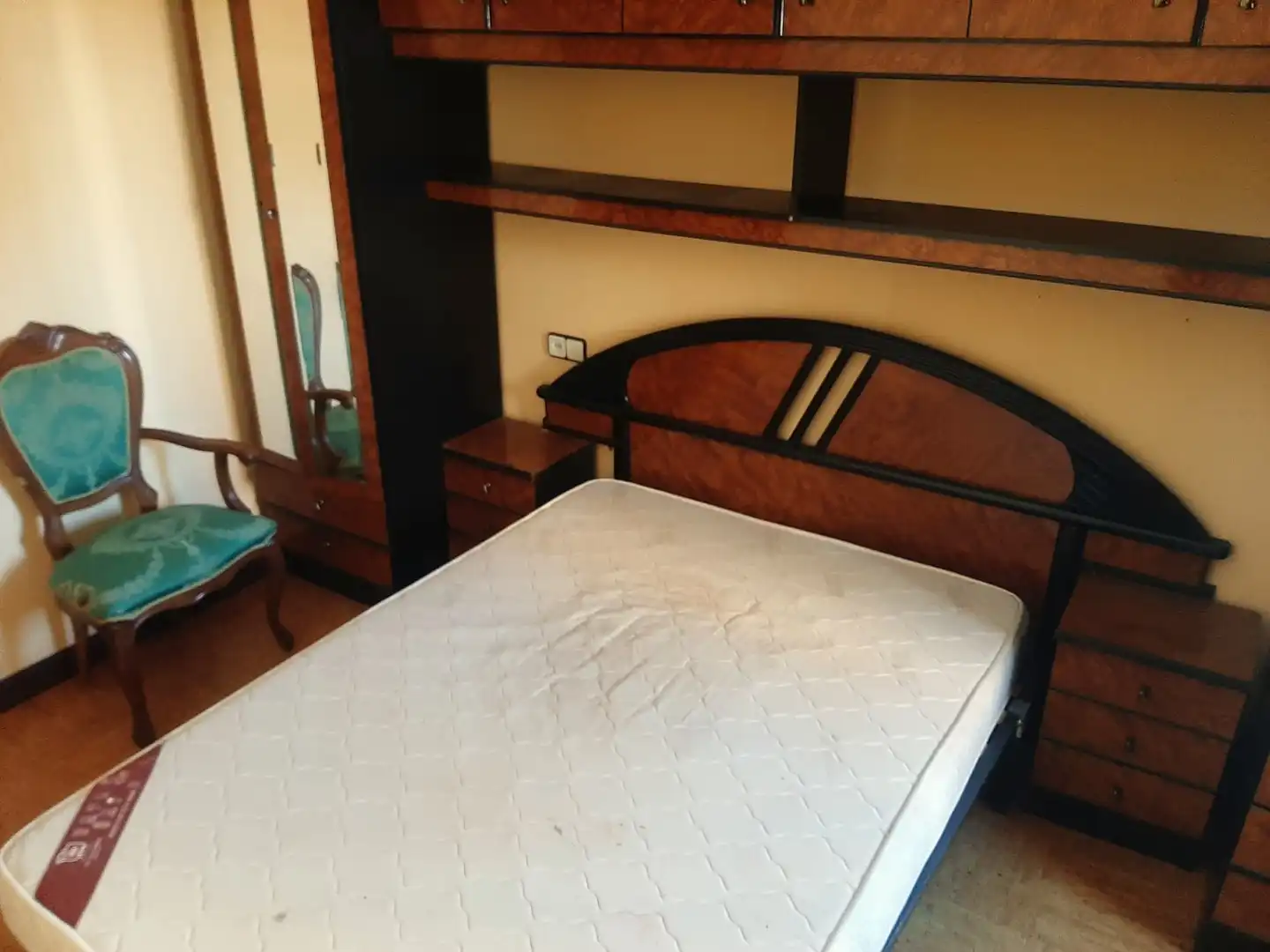 Habitación de Piso en venta en Oviedo  con Calefacción, Amueblado y Horno
