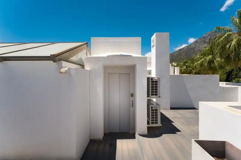 Exterior view of Detached homes for rent in Marbella  with Air Conditioner, Heating and Private garden
