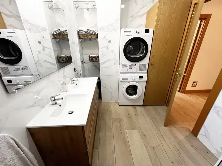 Baño de Piso de alquiler en Madrid con Aire acondicionado, Calefacción y Parquet