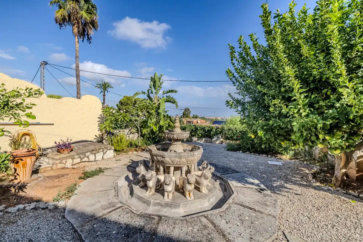 Detached house with pool for sale in El Montgó, imagen 11