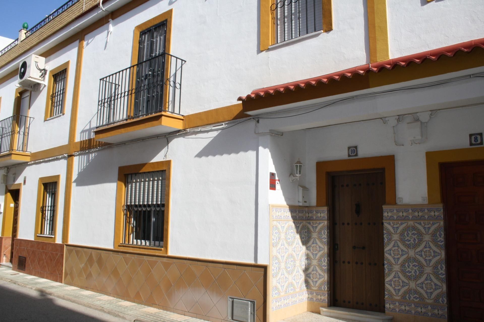 Exterior view of Single-family semi-detached for sale in Carrión de los Céspedes  with Air Conditioner, Terrace and Storage room