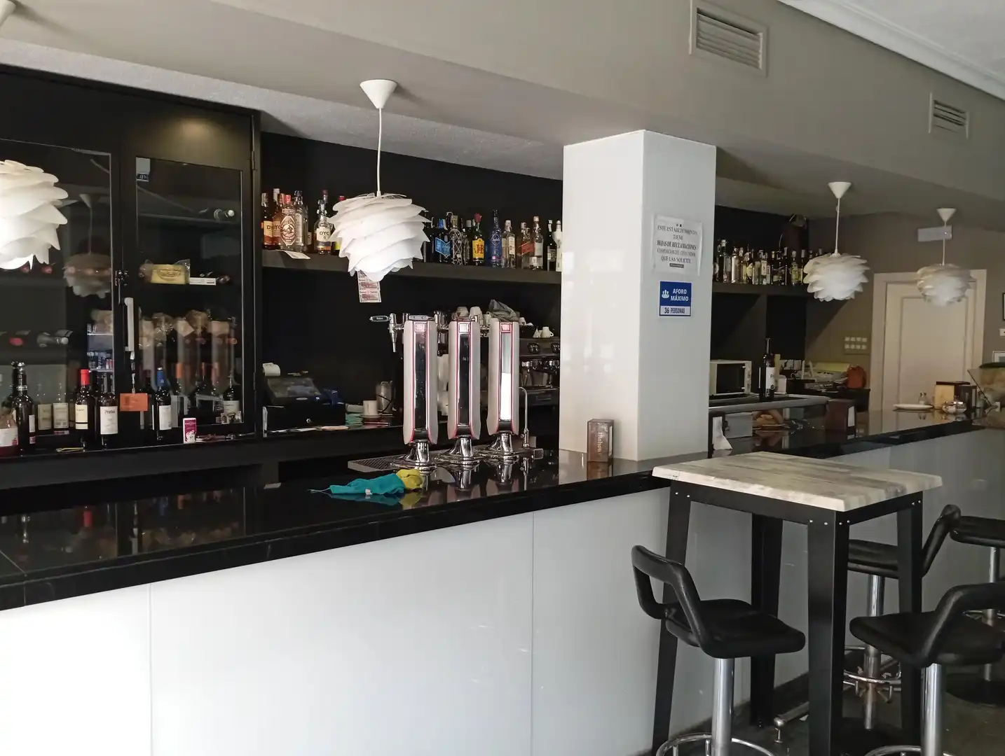 Commercial properties for sale in Madrigal de la Vera