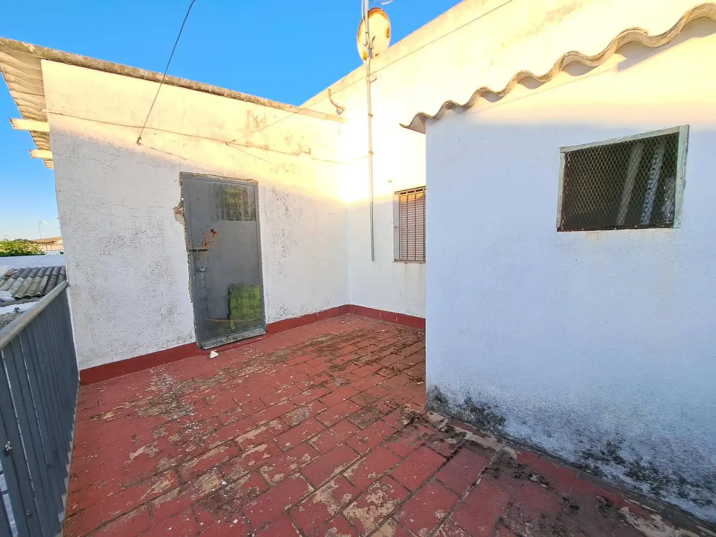 Vista exterior de Casa o chalet en venta en San José del Valle con Jardín privado