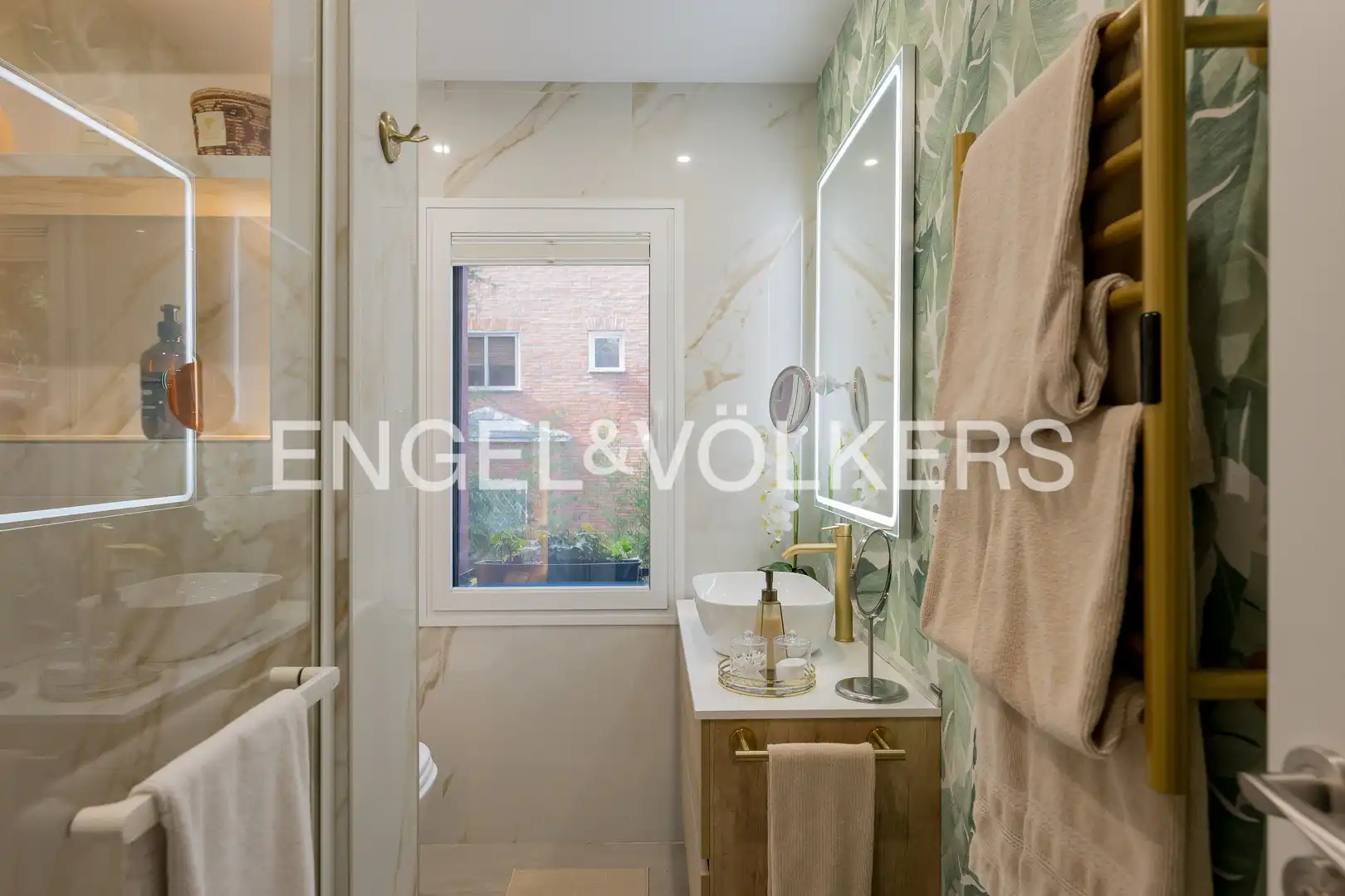Bathroom of Houses for sale in Madrid  with Air Conditioner, Heating and Private garden