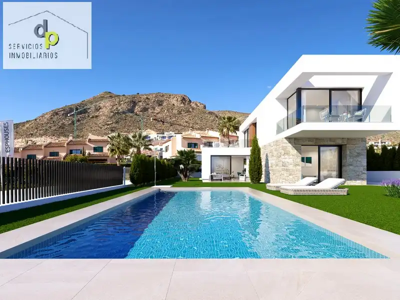 Xalet amb terrassa en venda a Golf Bahía