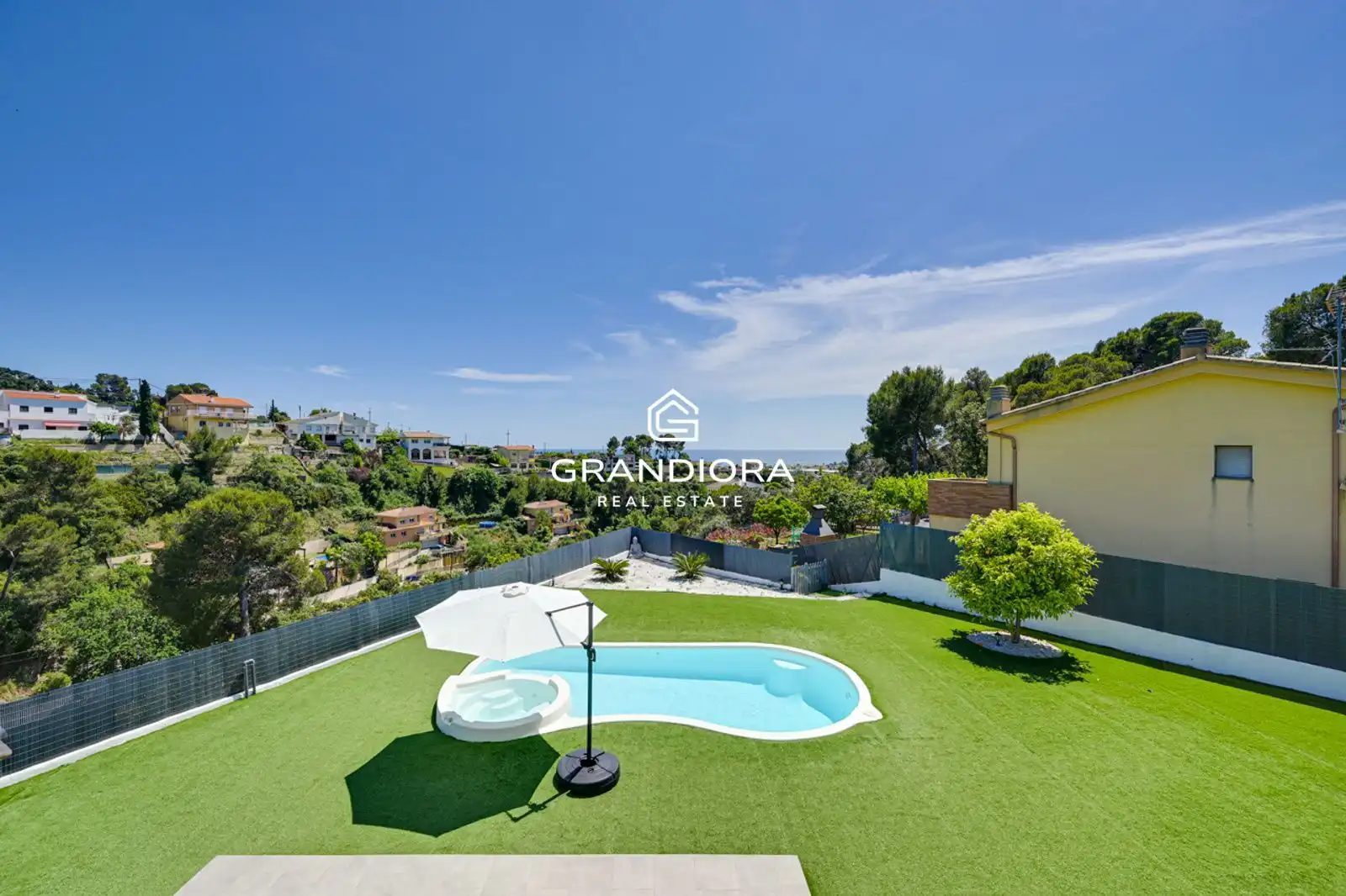 Jardí de Casa o xalet en venda en Santa Susanna amb Aire condicionat, Terrassa i Traster