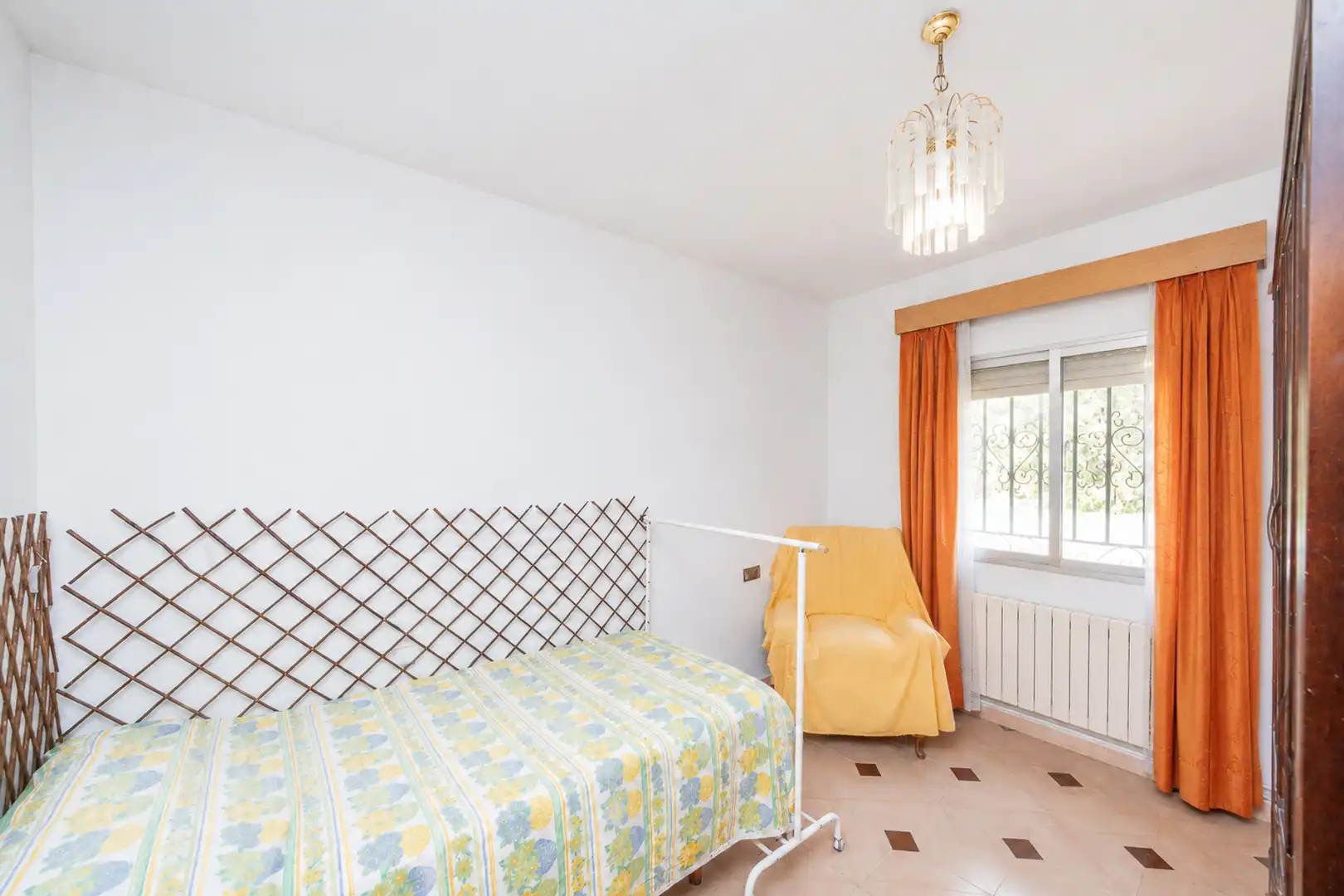 Dormitori de Casa o xalet en venda en El Escorial amb Jardí privat, Terrassa i Piscina