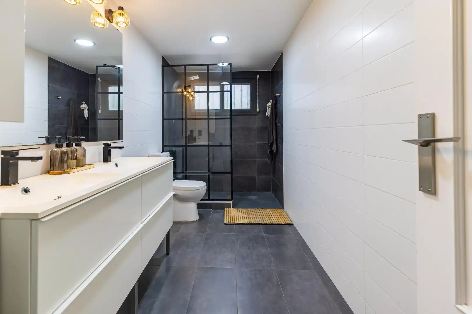 Baño de Casa adosada en venta en Benimuslem con Aire acondicionado, Calefacción y Parquet