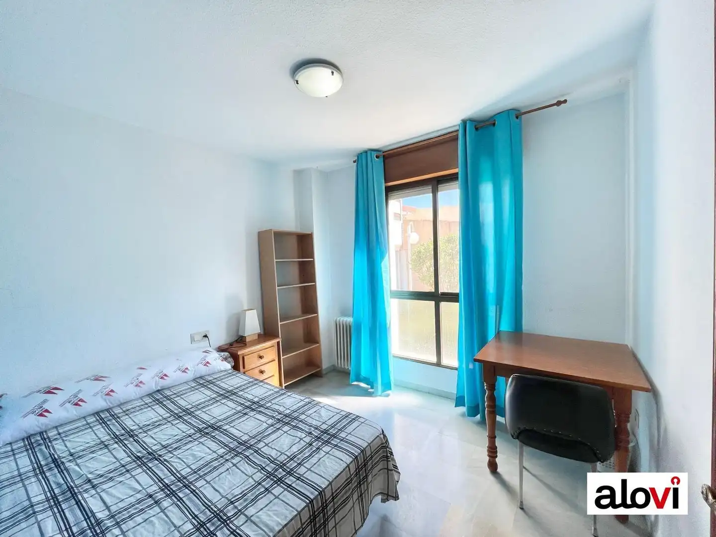 Bedroom of Flat for share in  Granada Capital  with Furnished