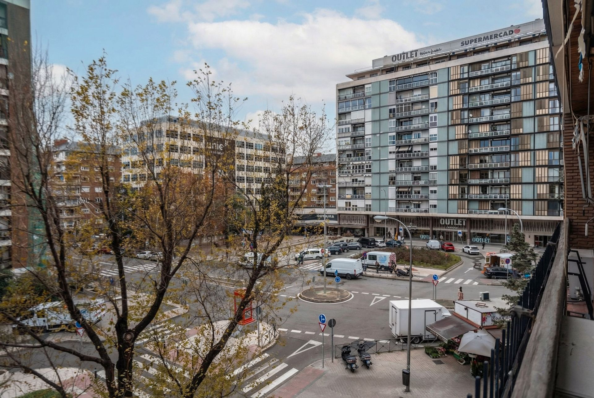 Exterior view of Flat for sale in  Madrid Capital  with Air Conditioner, Heating and Storage room