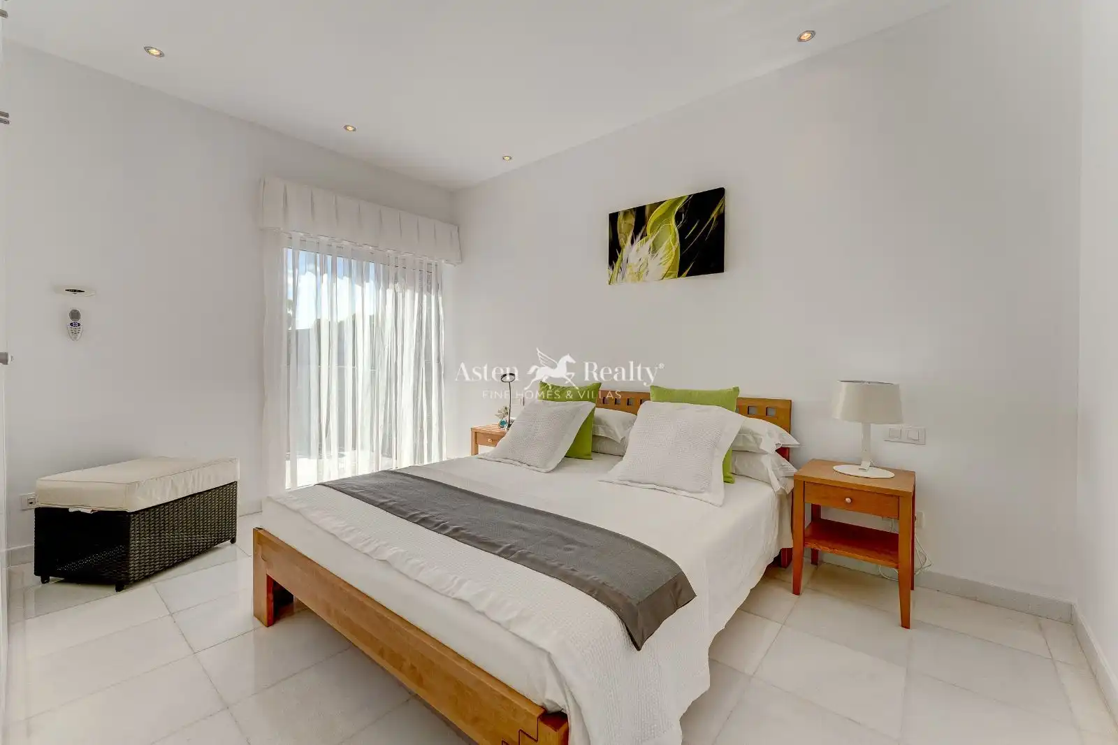 House with pool for sale in Londres, imagen 26