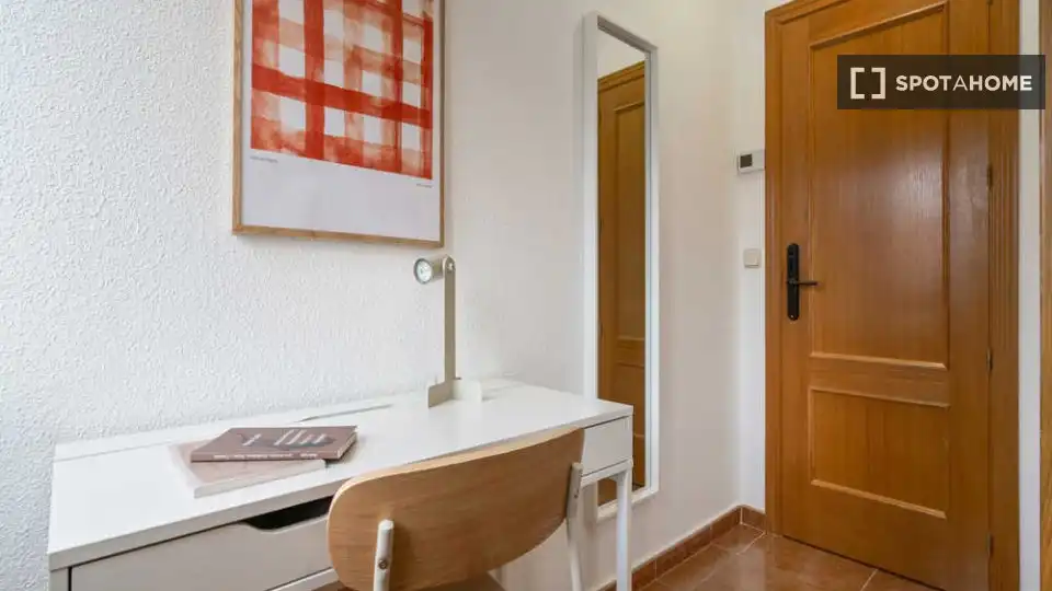 Habitación de Piso de alquiler en Madrid con Aire acondicionado, Calefacción y Amueblado