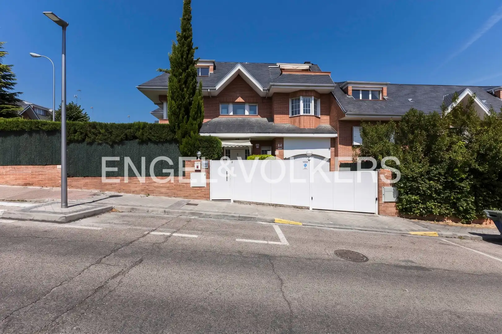 Vista exterior de Casa o chalet de alquiler en Madrid con Calefacción, Jardín privado y Terraza