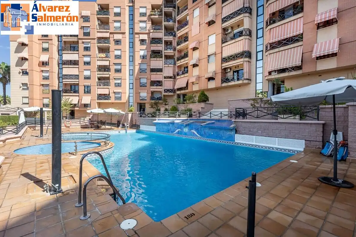 Rez-de-chaussée avec piscine à vendre à Calle PDTA RAFAEL GAGO PALOMO
