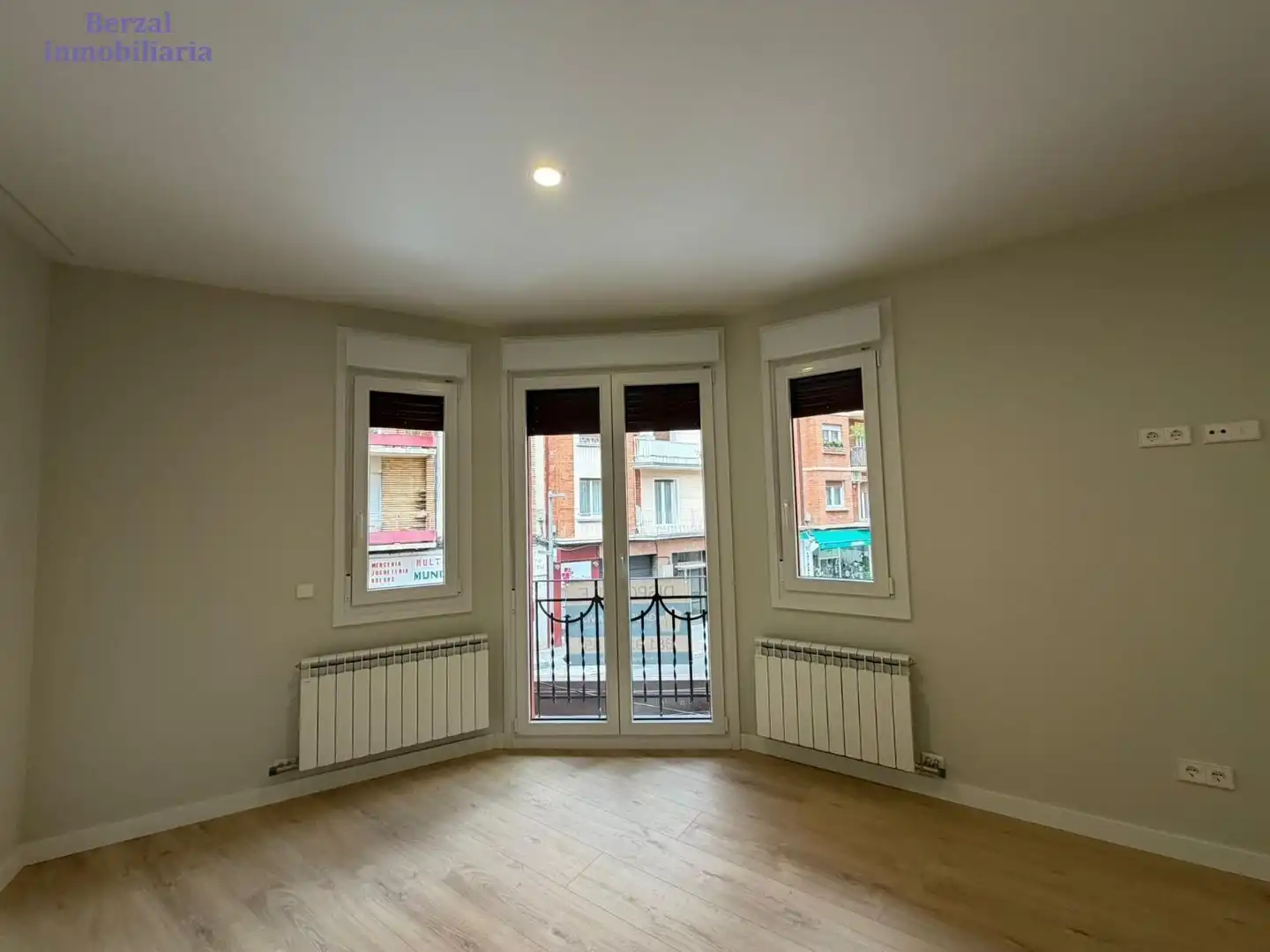 Bedroom of Flat for sale in  Logroño  with Heating and Balcony
