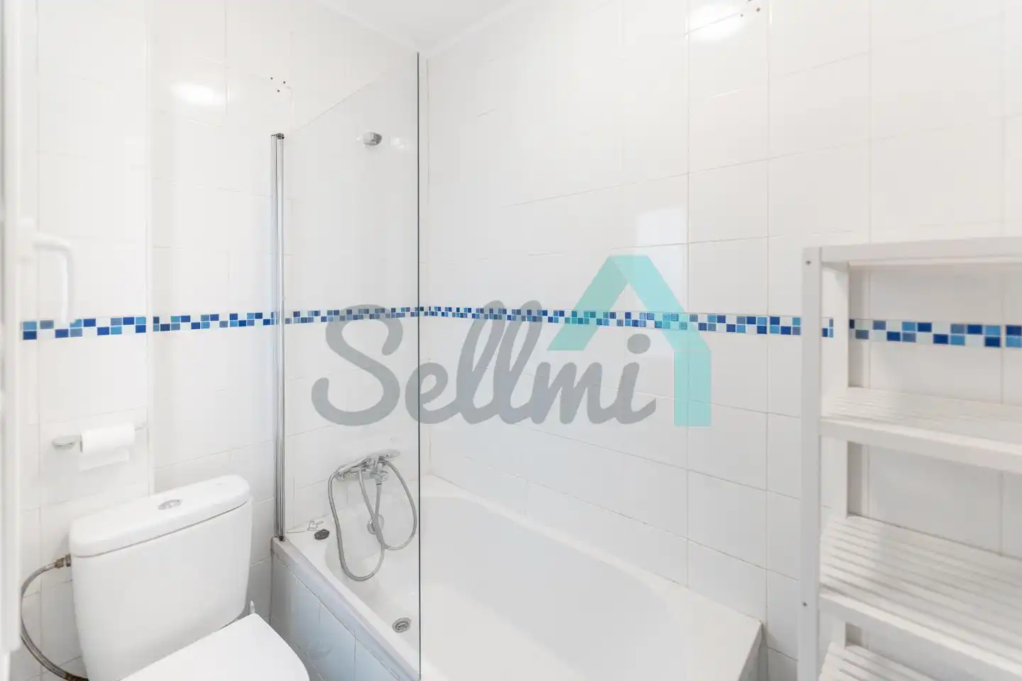 Bathroom of Flat for rent in Oviedo   with Heating, Parquet flooring and Furnished