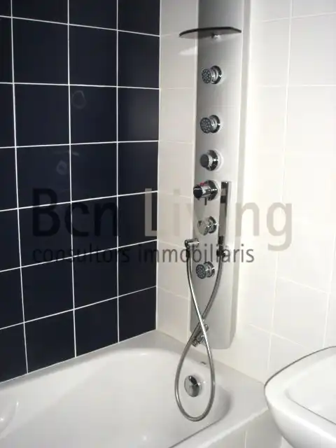 Bathroom of Flat for rent in L'Hospitalet de Llobregat  with Air Conditioner, Heating and Parquet flooring