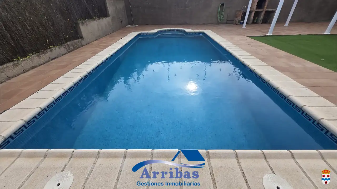 Piscina de Casa o chalet en venta en El Casar de Escalona con Calefacción, Jardín privado y Terraza