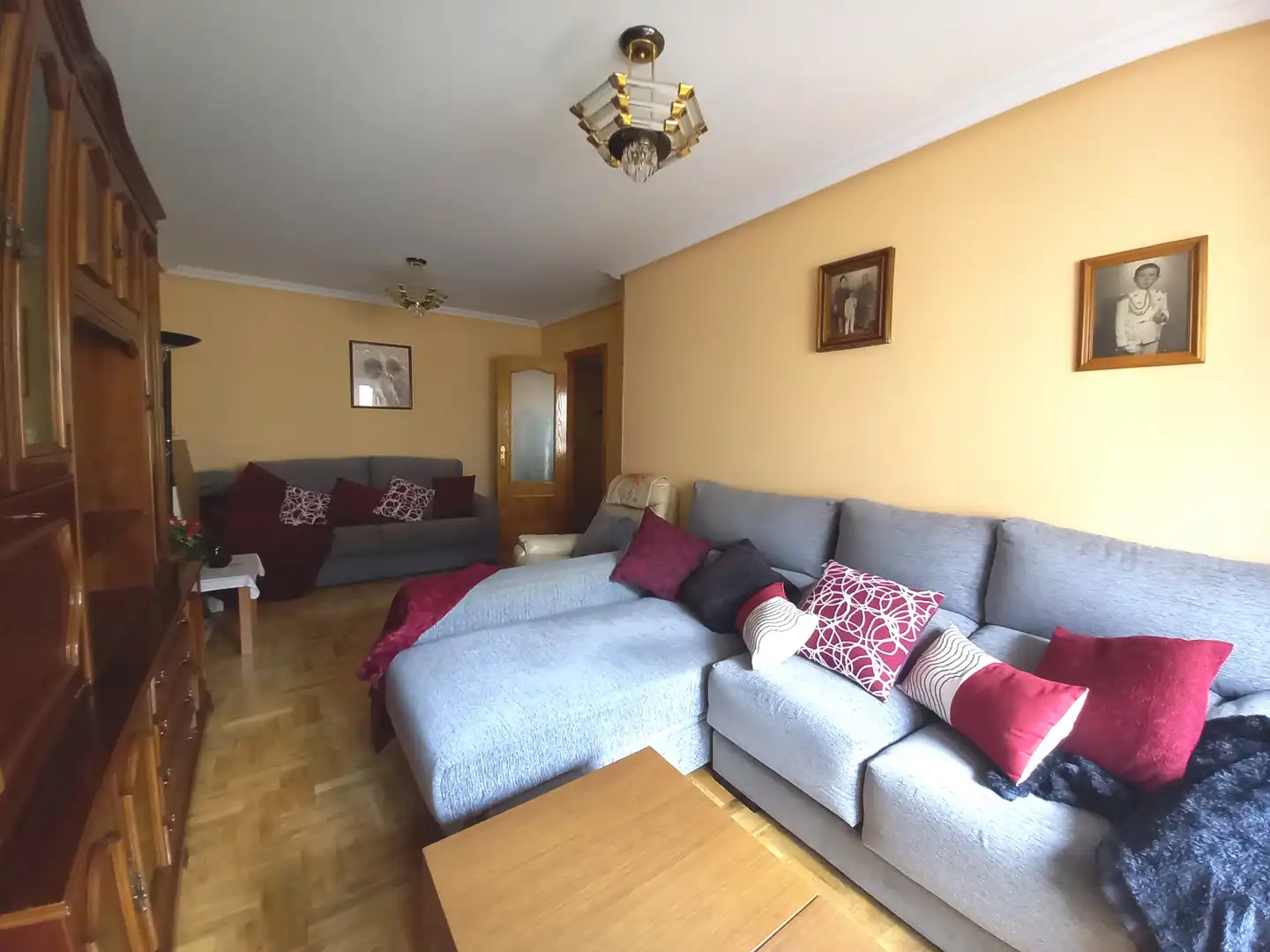 Wohnzimmer von Wohnungen zum Verkauf in Castrillón mit Heizung, Parkett und Terrasse