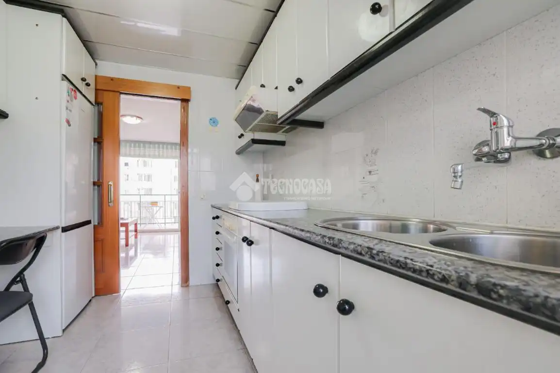 Cuina de Pis en venda en L'Hospitalet de Llobregat amb Balcó
