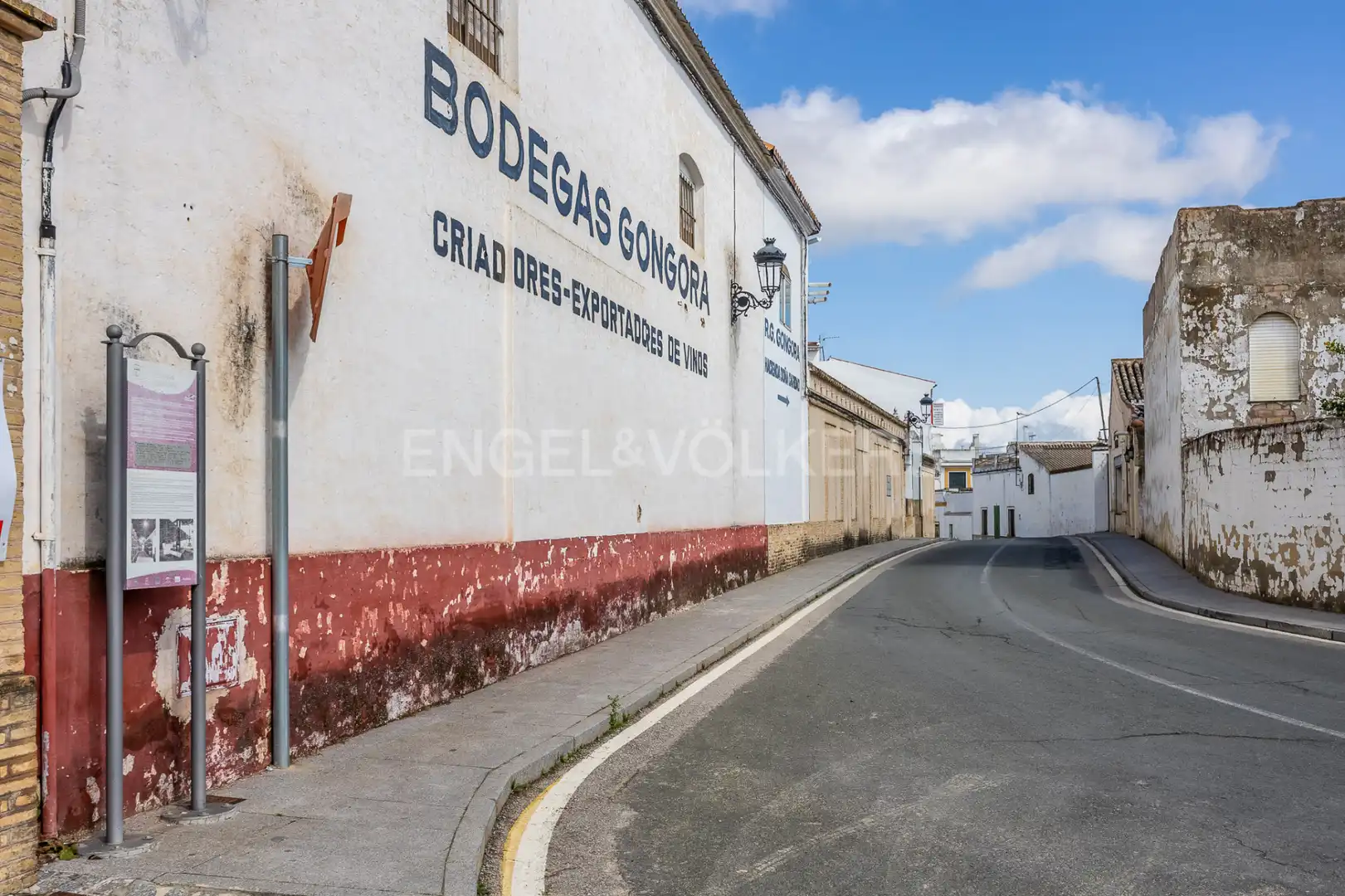 Exterior view of Commercial properties for sale in Villanueva del Ariscal  with Air Conditioner, Heating and Furnished