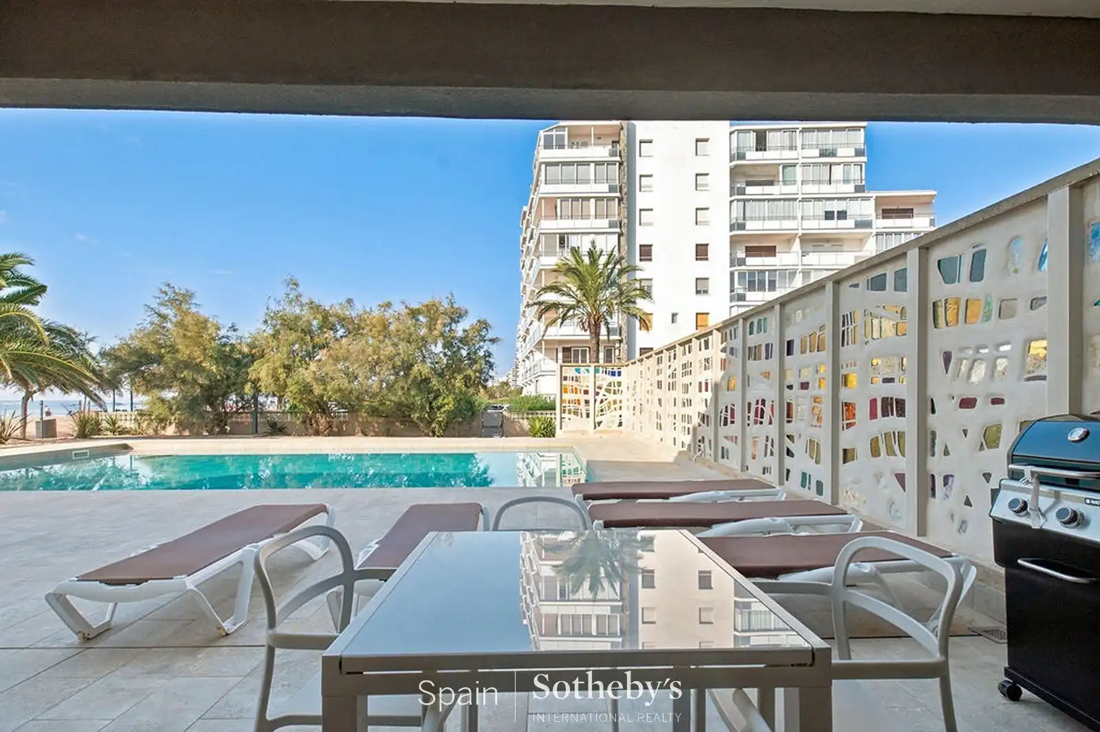 Casa aparellada amb piscina en venda a Passeig Marítim, imagen 33