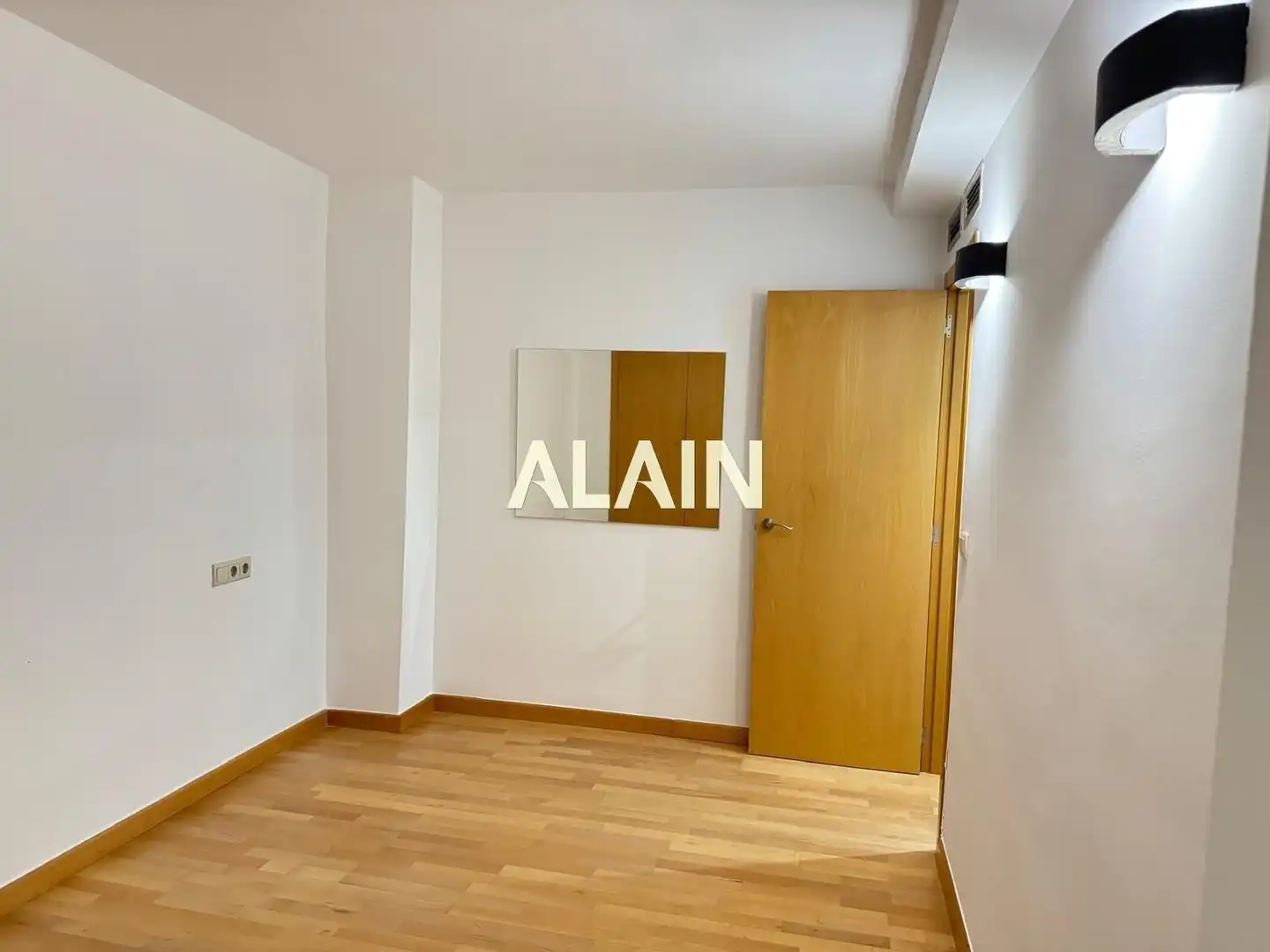 Habitación de Piso en venta en Mislata con Aire acondicionado, Calefacción y Parquet