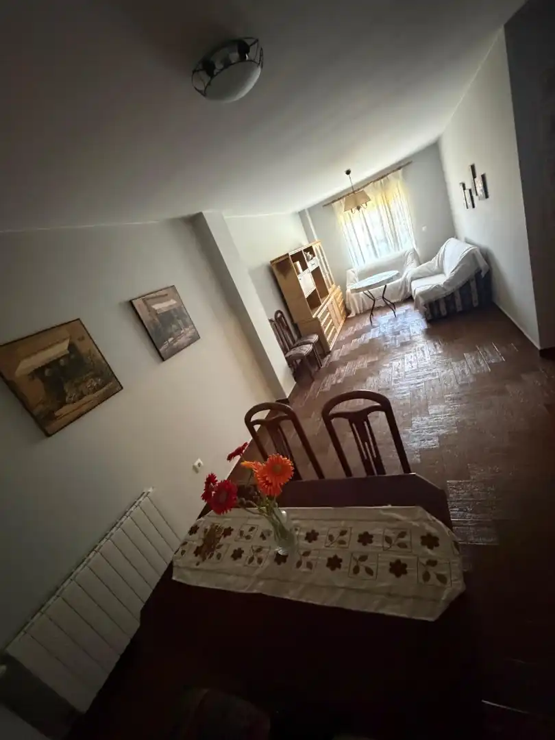 Appartamento con terrazza in affitto a Calle Haya, imagen 3