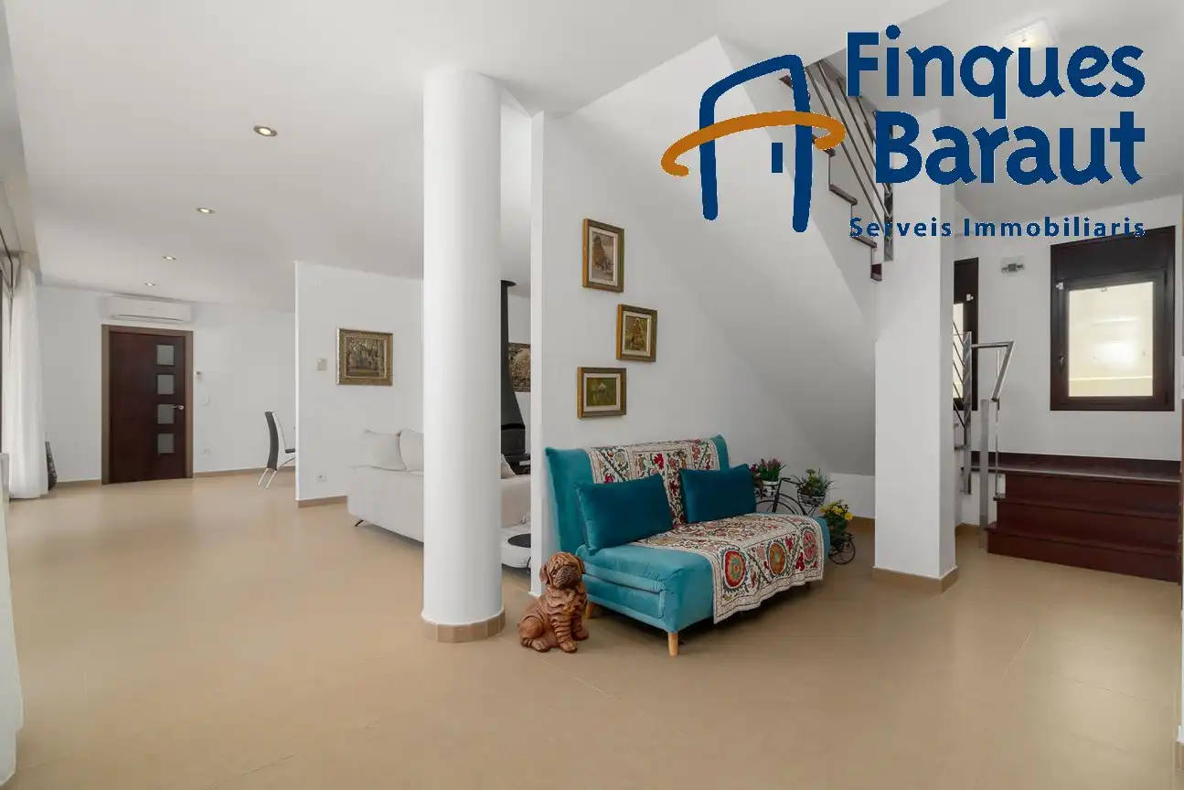 Houses for sale in Pau  with Air Conditioner, Heating and Private garden