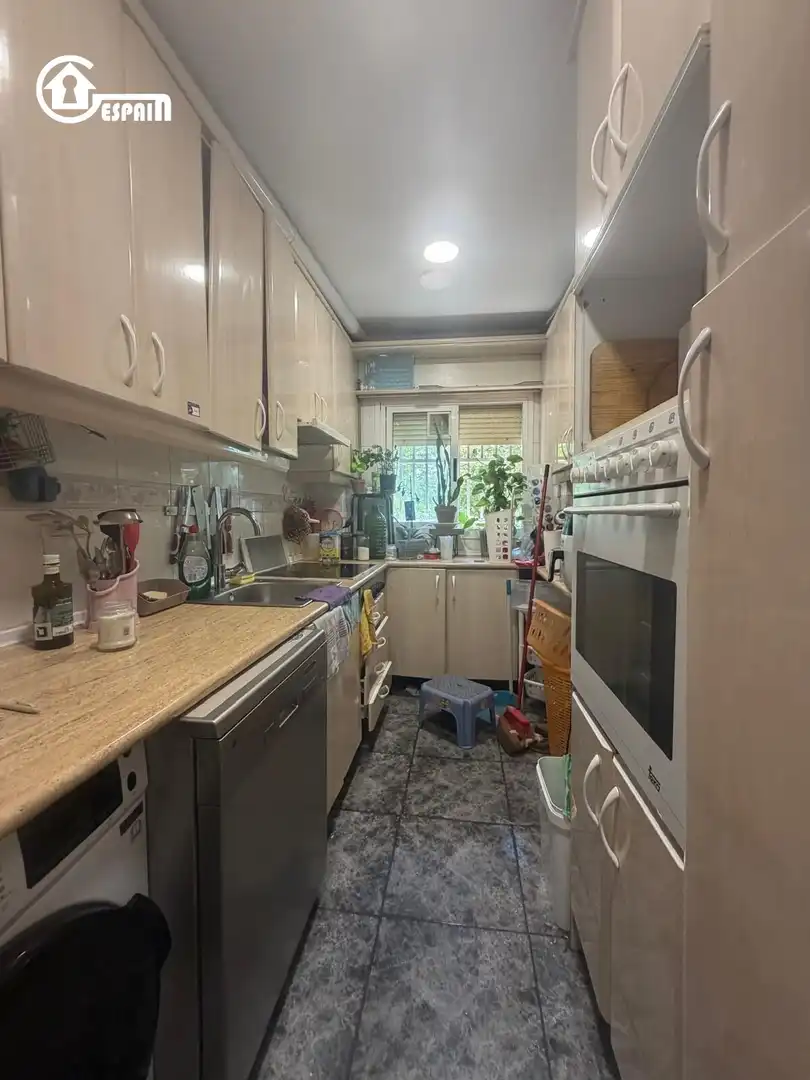 Küche von Wohnung zum Verkauf in Madrid mit Klimaanlage und Heizung