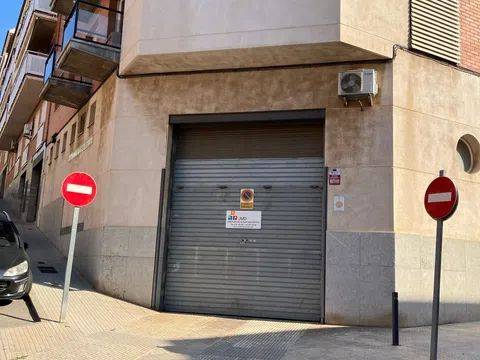 Local comercial en Venta en Calle Eduardo Balmaseda, 3 en La Roureda